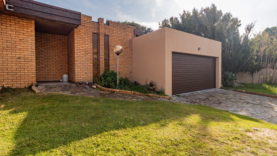 4 Bedroom Property for Sale in Table View Western Cape